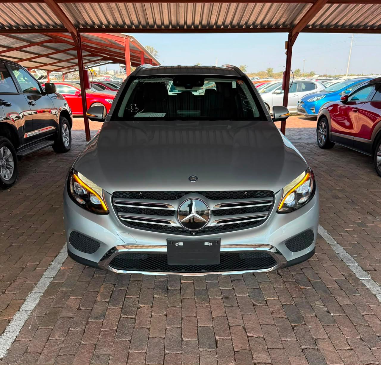 Mercedes-Benz C200